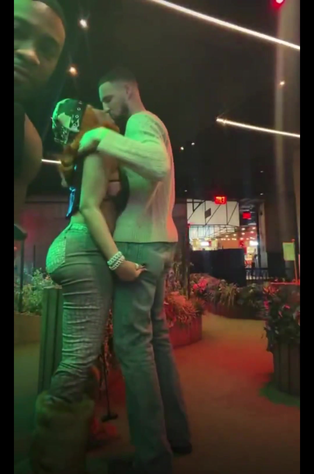 KAIYUN SPORTS-没眼看！克莱&amp;马冬梅大尺度打高尔夫 友人看了直呼受不了